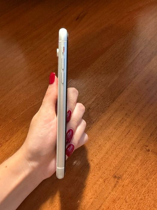 Продам Iphone Xr