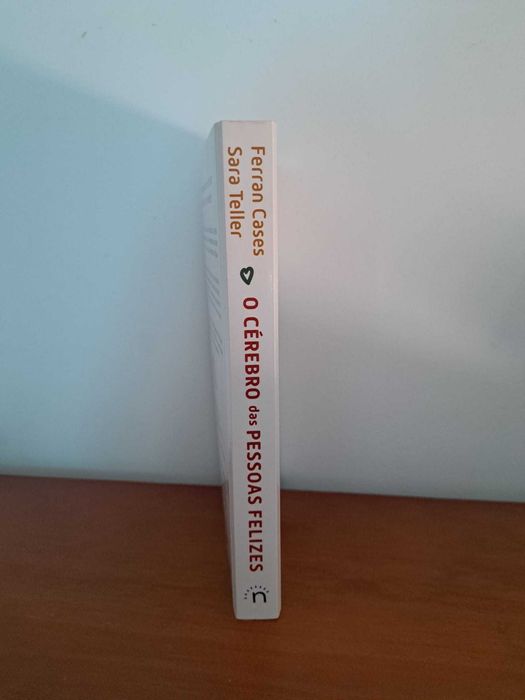 Livro "O Cérebro das Pessoas Felizes", de Ferran Cases e Sara Teller