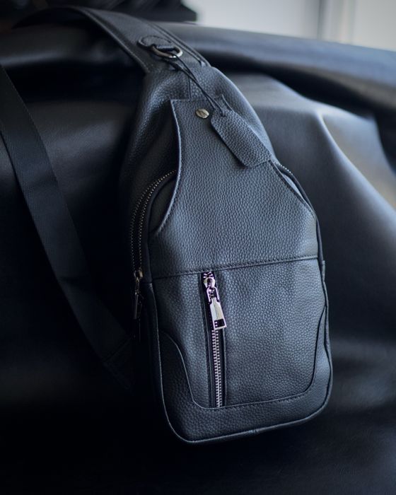 Сумка чоловіча шкіряна на грудь. Слінг. Бананка з натуральної шкіри