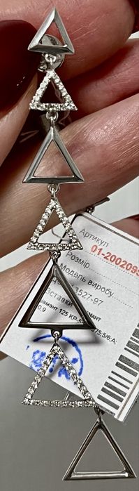 Новые золотые серьги с бриллиантами