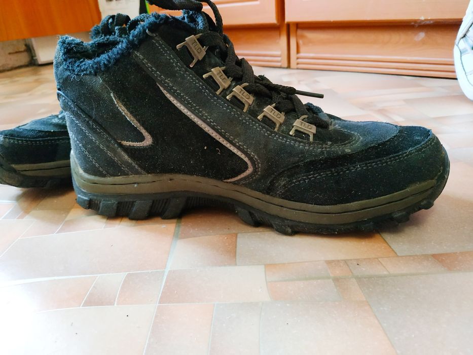 Кроссовки замшевые на меху