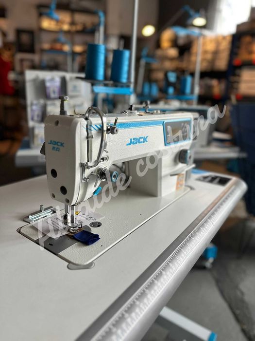 Máquina de costura industrial com corte de linha Nova JACK A2c