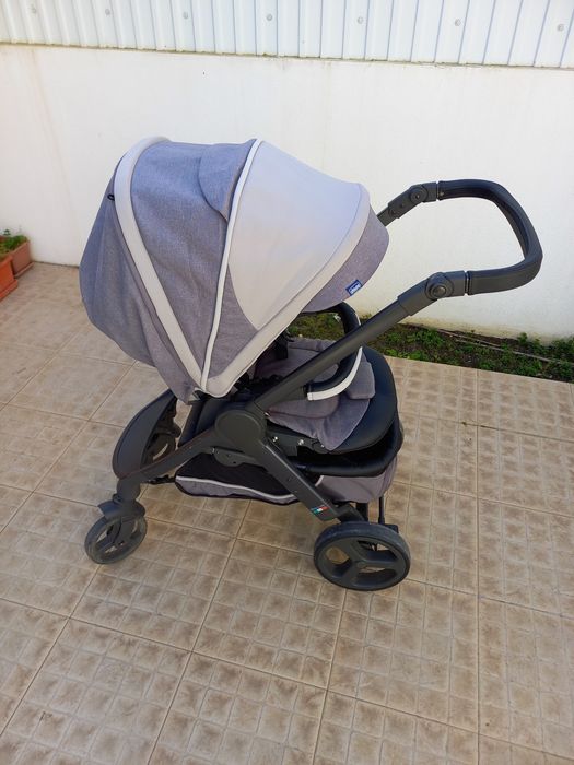 Carrinho e Alcofa Chicco