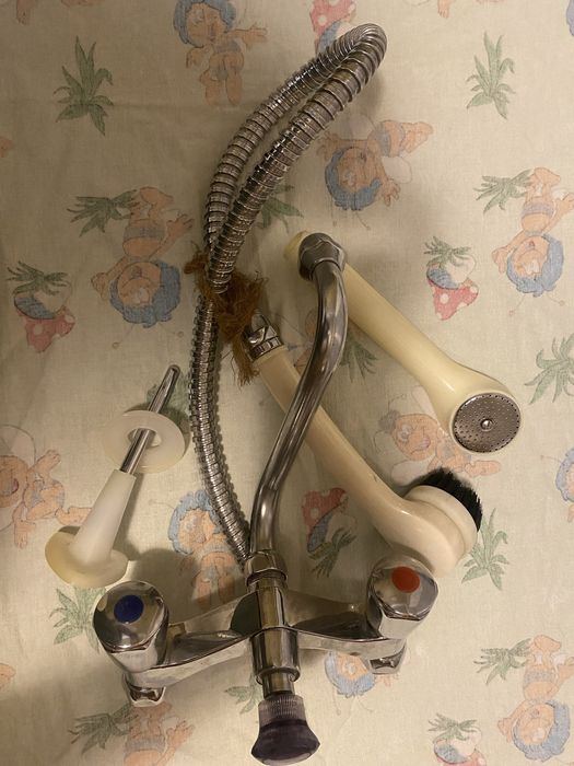 Смеситель для ванной