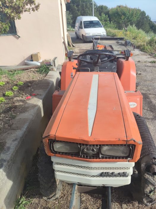 Vendo tractor Kubota b 1600 com a respectiva fresa facas novos ... Tractor em bom estado