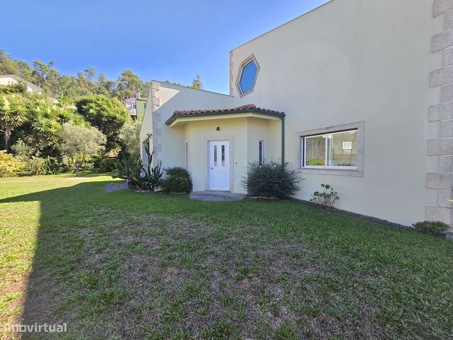 Moradia T5+1 em Ruilhe - 2680m2 de Terreno Privado