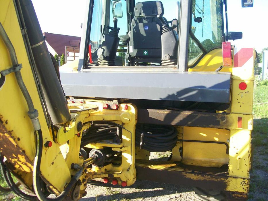 New Holland B110