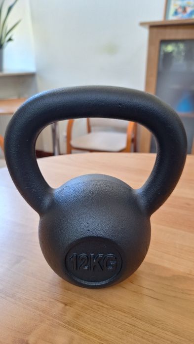 hantle 2 x 10 kg żeliwne, kettlebel 12 kg