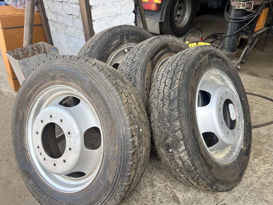225/70r19.5 продам разом з дисками. В наявності 5 шт, протектор майже новий