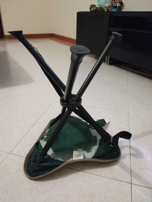 Banco tripé de campismo