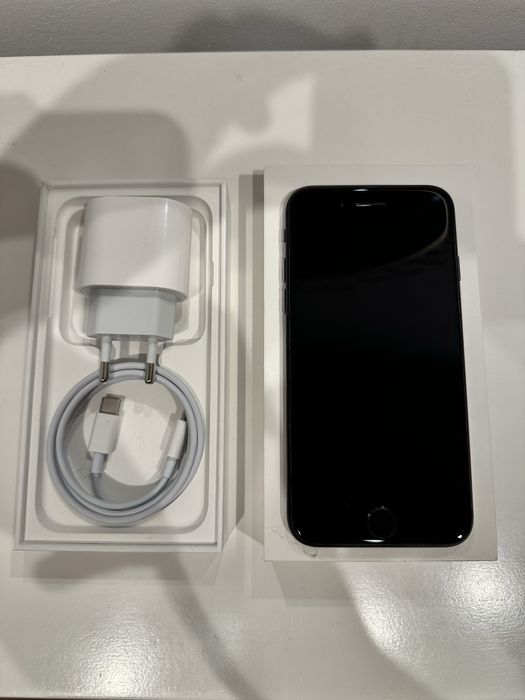 iPhone SE 2022 jak nowy, 87% baterii