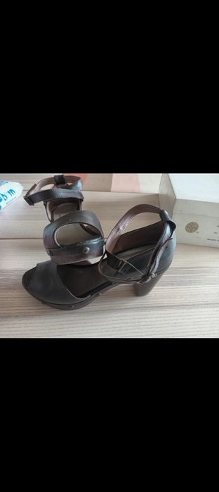 Sandália Pele tamanho 39