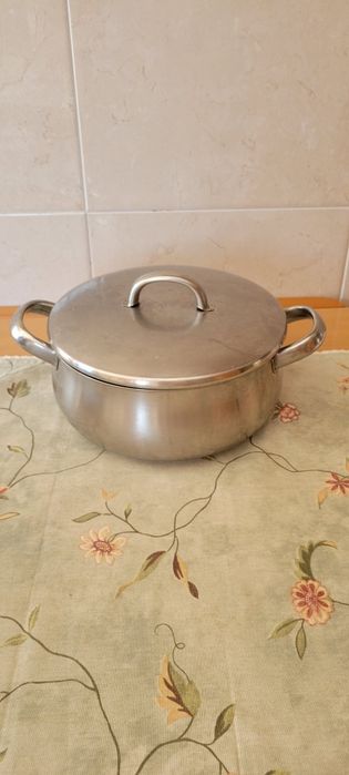 Panela média de aço inoxidável