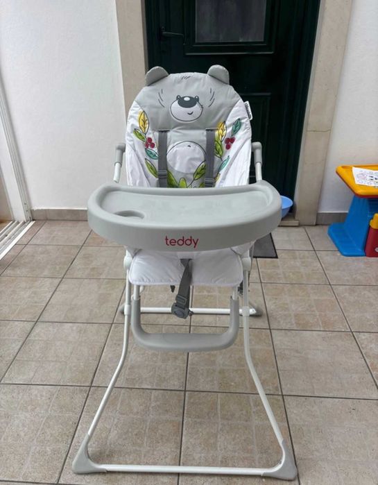 Cadeira de refeições bebé