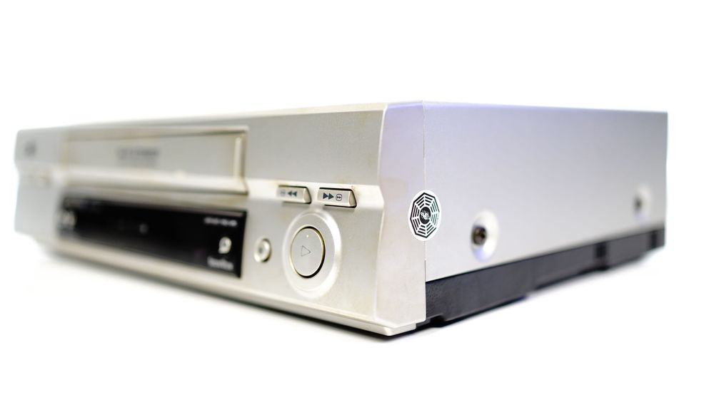 Magnetowid VCR JVC HR-J590 Hi-Fi Stereo 6-głowicowy LP/SP
