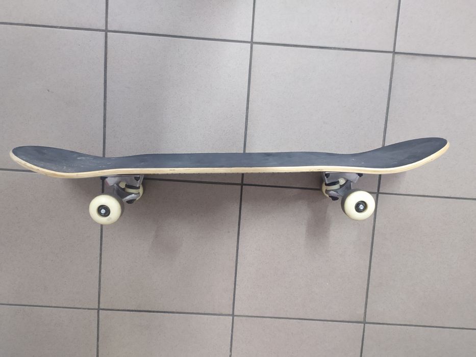 Deskorolka do jeżdzenia.