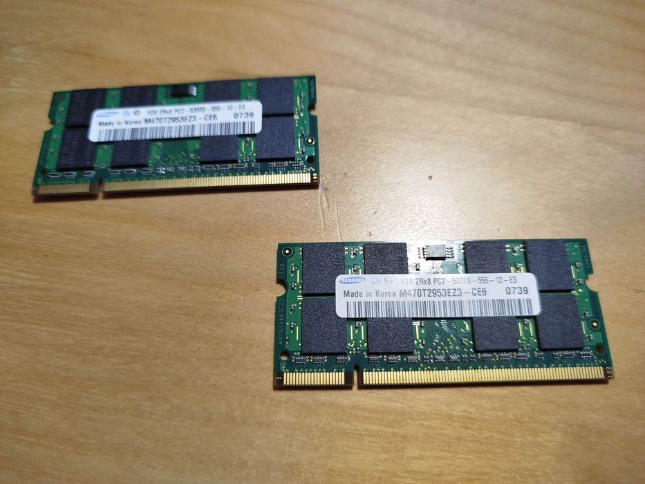 2 Memórias RAM Samsung 1GB