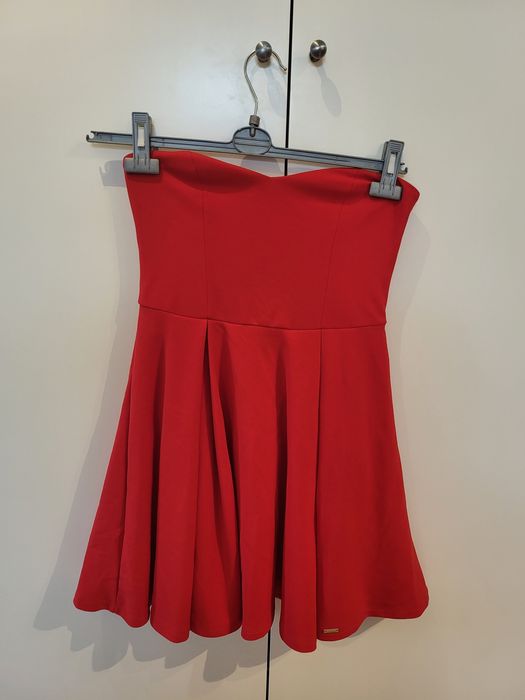 Czerwona mini sukienka