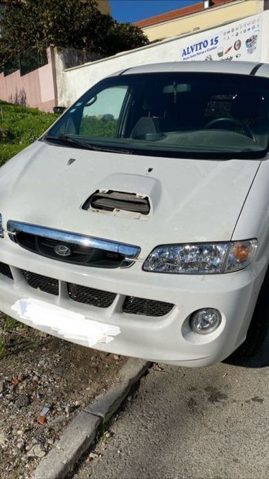 hiunday h1 2.5 td para peças Tampa mala, porta, jantes com pneus,