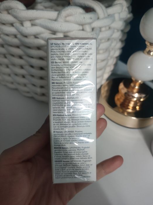Serum z witaminą c Anew z Avon