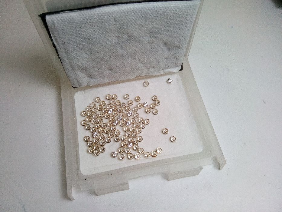 Cristais Swarovski pre-cravaados em prata