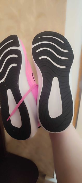 Женские кроссовки Nike