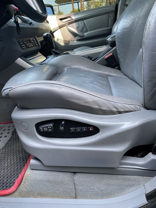 Продам BMW X5 e53