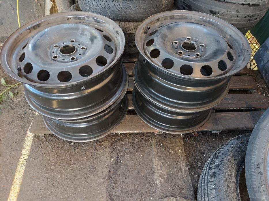 Диски 16. 5*112. DIA 57.1 Стан нових. Ковпаки ідеал.