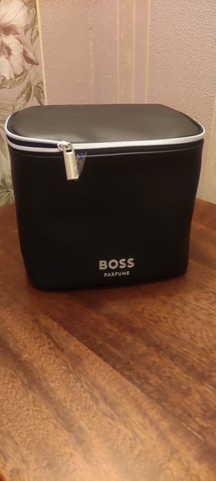 Косметичка від BОSS