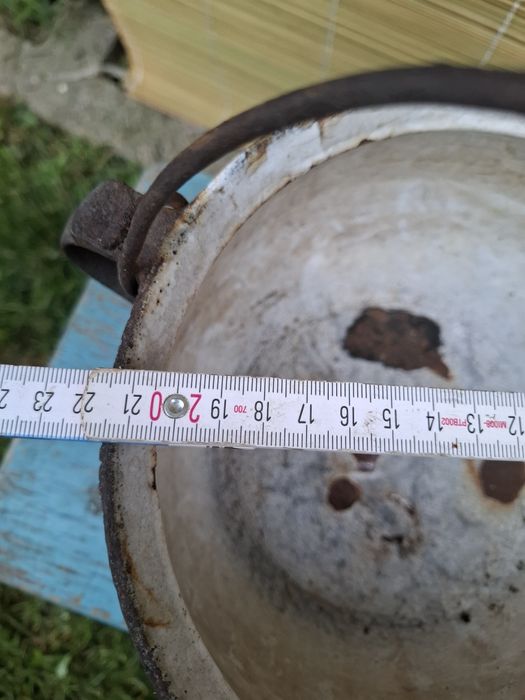 Kociołek żeliwny emaliowany z kabłąkiem vintage
