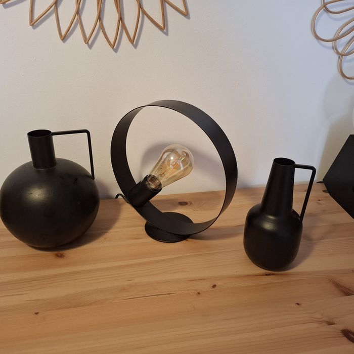 Conjunto candeeiro e vasos em metal