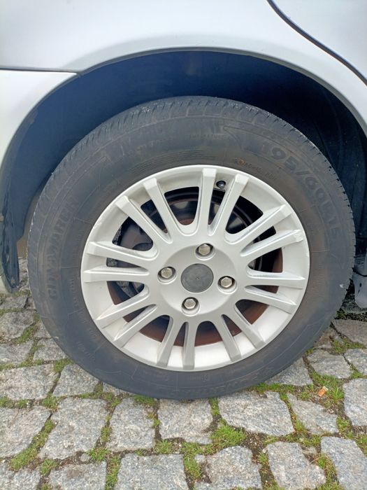 4 Jantes R15" 4x114.3 com pneus