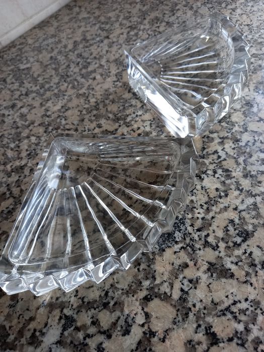 Cinzeiros/bomboneiras em cristal