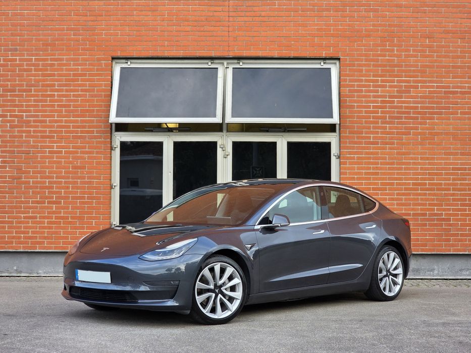 Tesla Model 3 Long Range AWD