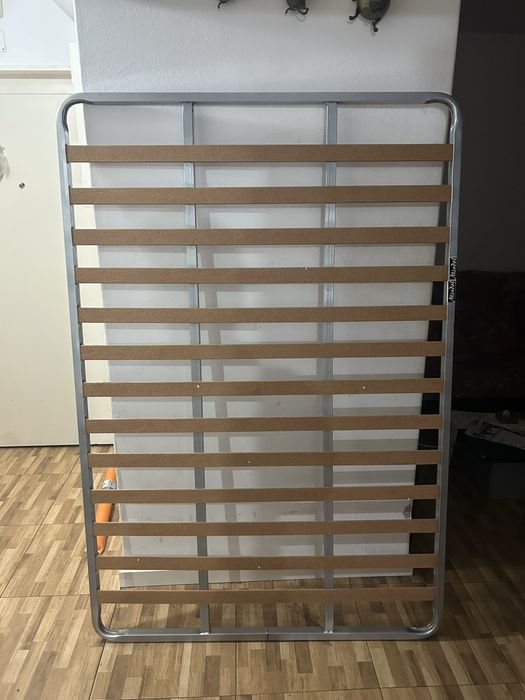 Estrado de cama.