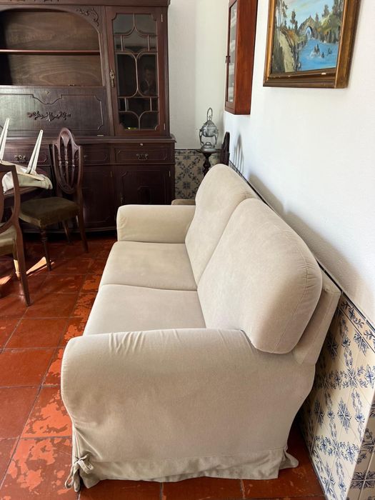 Sofá-cama bege. Individual.