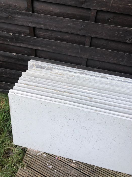 Beton dekoracyjny na ścianę