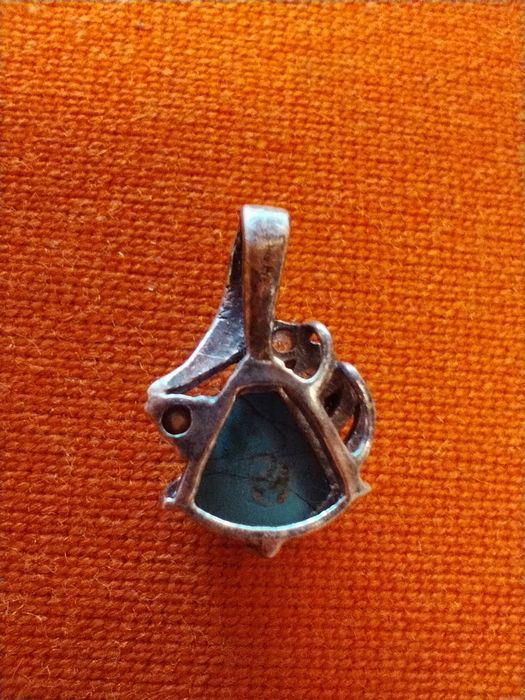 Pendente em prata 925 turquesa e zirconias. Pingente.