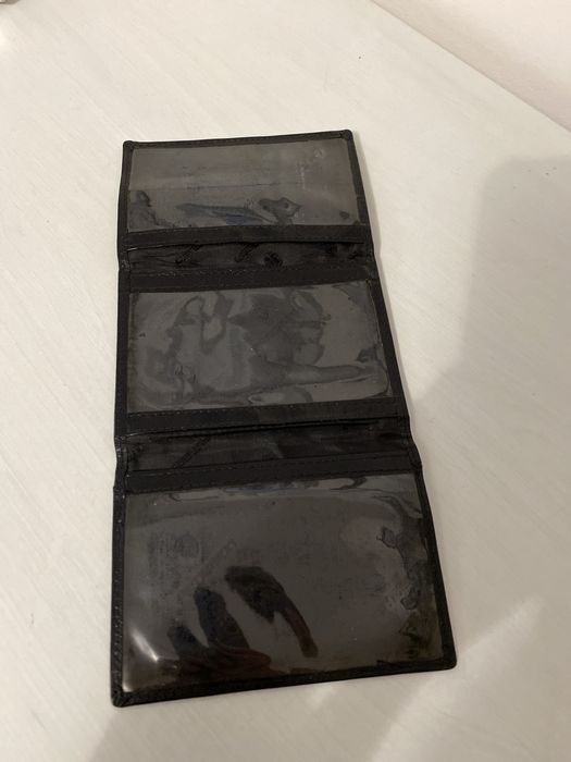 Czarny portfel ze skory