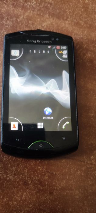 Sony Ericsson WT19i