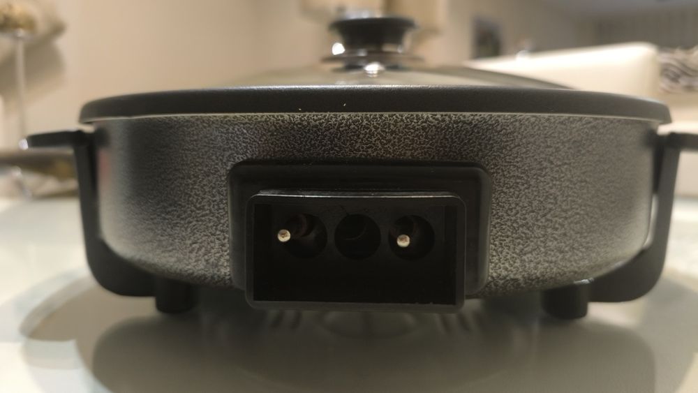 Grelhador elétrico com tampa