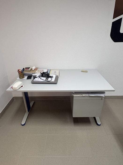 Secretaria com modulo gavetas