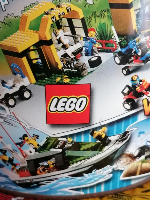 Caixa metálica LEGO