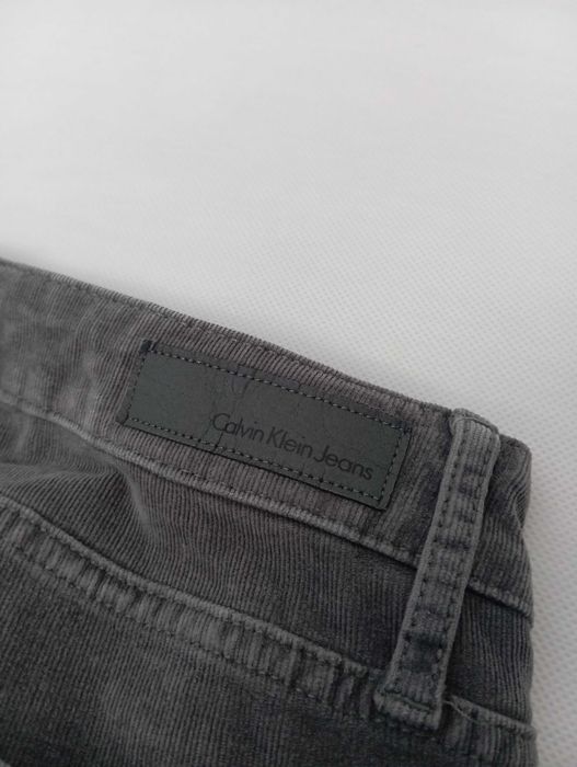 Damskie spodnie sztruksowe Calvin Klein W30 S ultimate skinny
