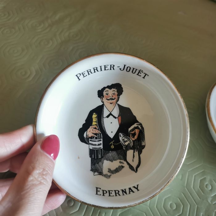 Pratos pequenos porcelana