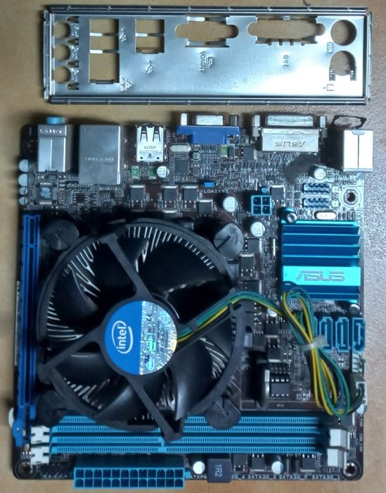 ASUS Micro Motherboard64730038574851120