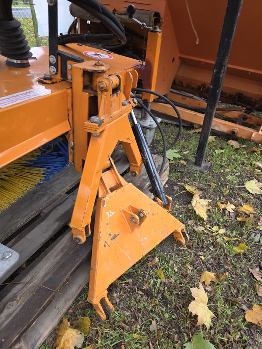 Zamiatarka szczotka piaggio porter pfau