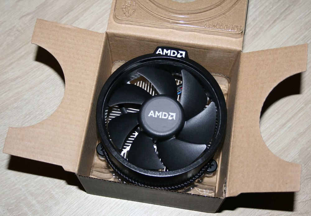 Nowe chłodzenie CPU AMD Wraith Stealth, z fabryczną pastą