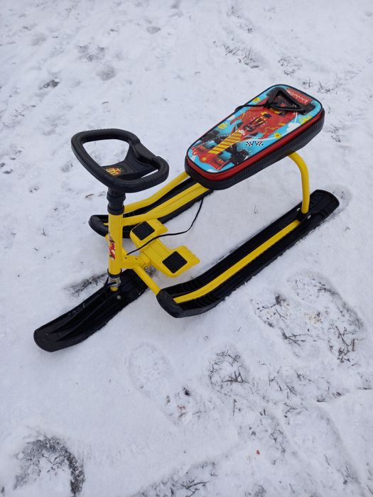 Продам санки в хорошем состоянии.