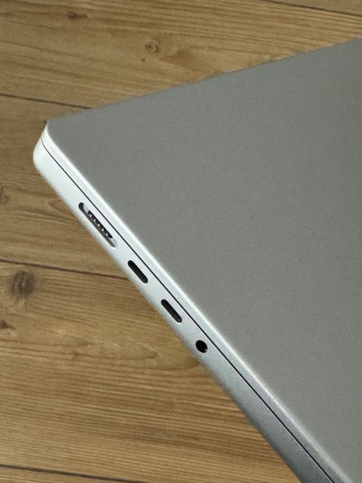 Macbook Pro 16 inch M3 Pro